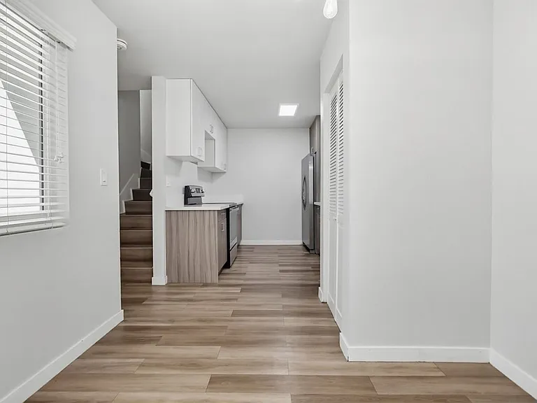 25829 Viana — Photo 34
