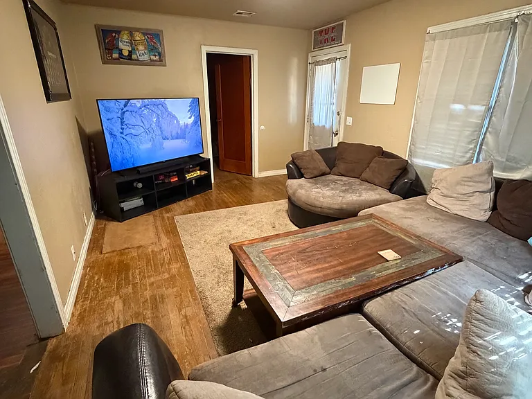 118 W Arapaho Ave — Photo 4