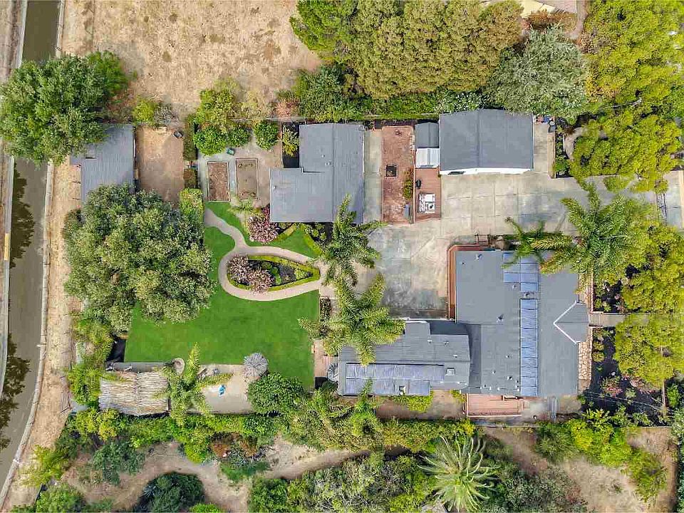 2nd image of 823 Navaronne Way