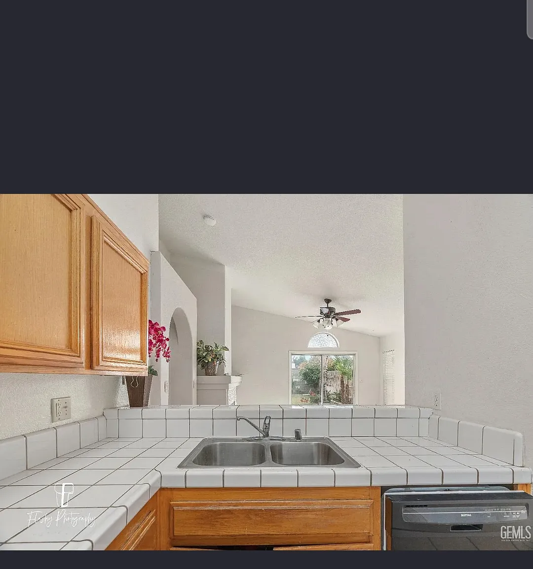 3 bed, 1095 sqft, $2,450 — Photo 3