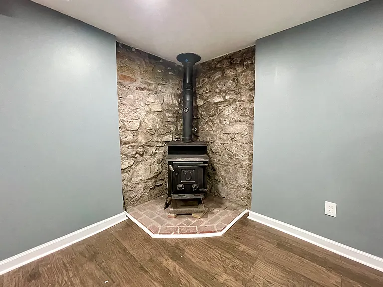 713 Warren Rd — Photo 17