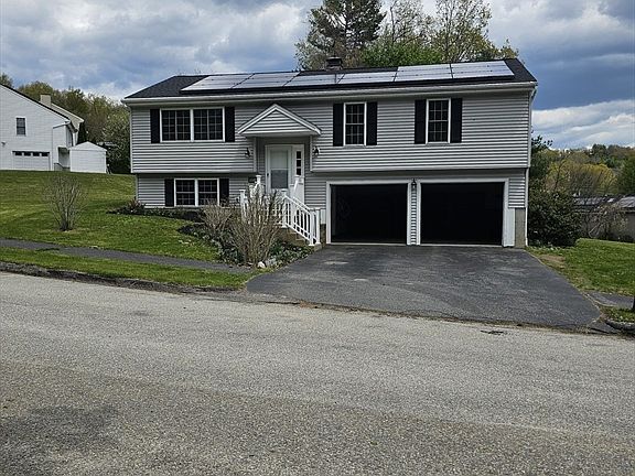 2nd image of 14 Pinewood Ln