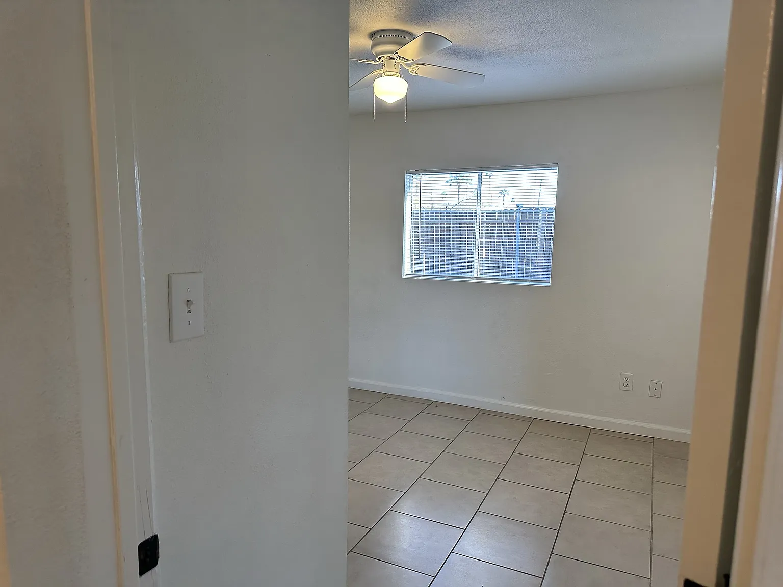 2037 N 21st Pl — Photo 2