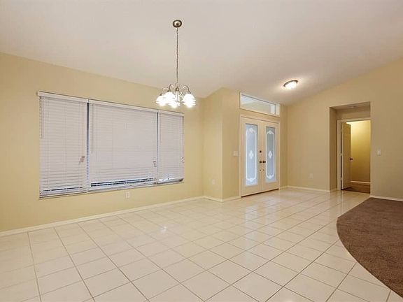 5th image of 359 Woodvale Dr