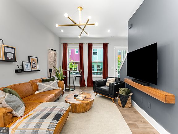 4th image of 167 Color Cir SE