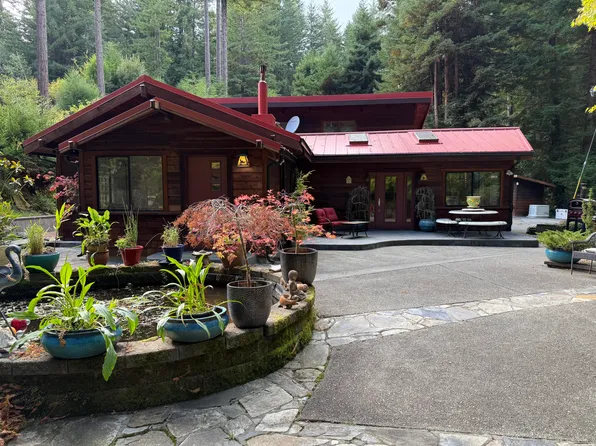 3789 Greenwood Heights Dr, Kneeland, CA 95549