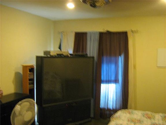 5th image of 1601 Marsalis Dr