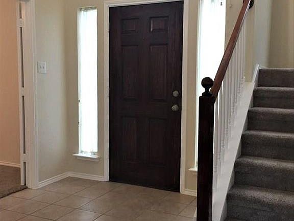 4th image of 3904 Acorn Ln