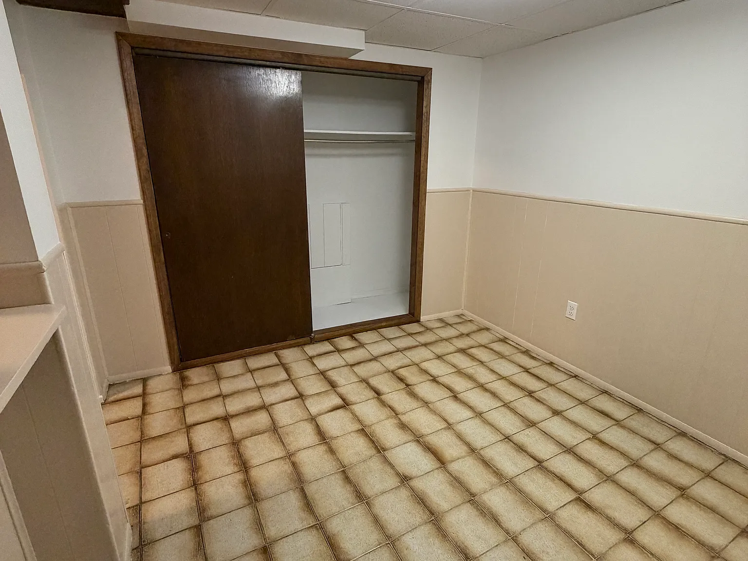 810 71st Street — Photo 2