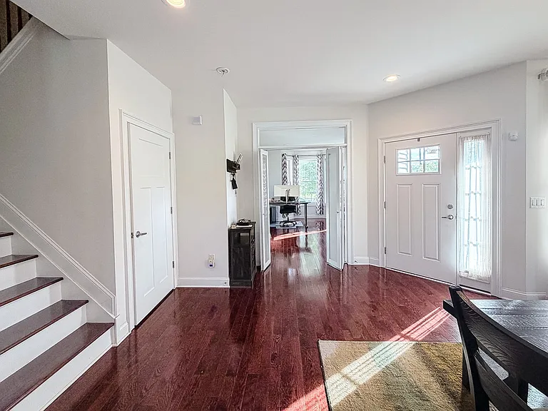 49 McCormick Ave S — Photo 12