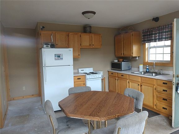 3rd image of 4981 Aborne Road
