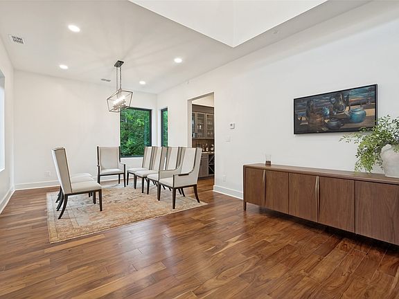 5th image of 608 Redbud Ct