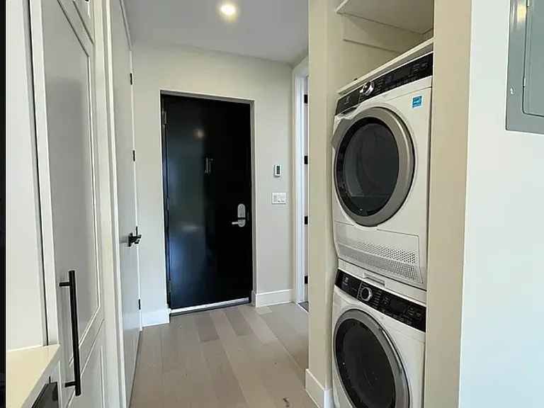 239 E 33rd St #3C — Photo 5