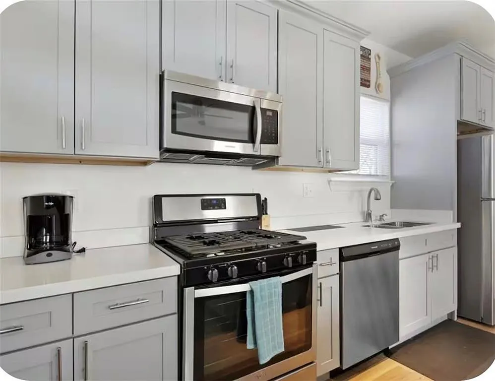 2 bed, 900 sqft, $1,550 — Photo 4