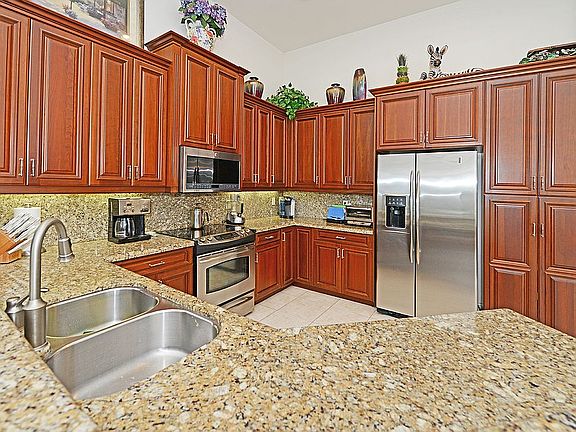 5th image of 6911 Boscanni Dr