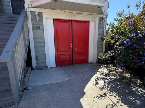 542 Lewis St