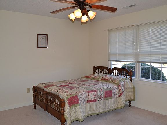 5th image of 124 Charles Towne Dr