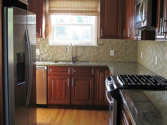 4th image of 4721 Upland Dr