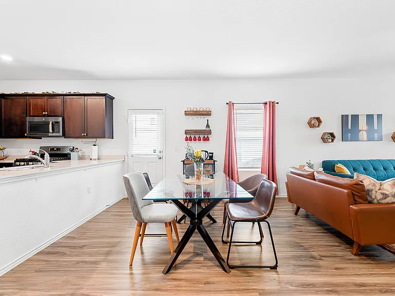 6009 Jagger Ave — Photo 9