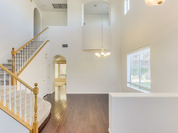 2nd image of 557 El Loro St