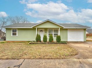 102 Crestwood Ct, Stillwater, OK 74075