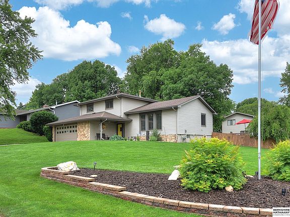 3rd image of 6606 Brookridge Dr