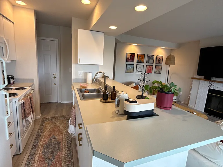 2108 Warren Ave N — Photo 2