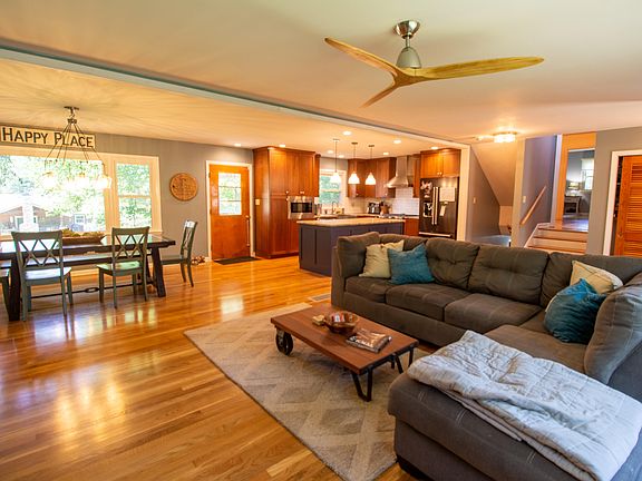4th image of 529 Meadow Ln