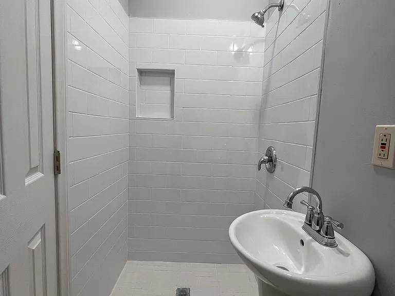 6601 Miramonte Blvd — Photo 36