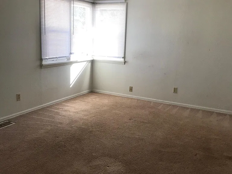 308 Pitkin St — Photo 11