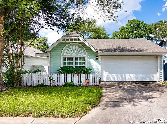 2nd image of 3915 Heritage Hill Dr