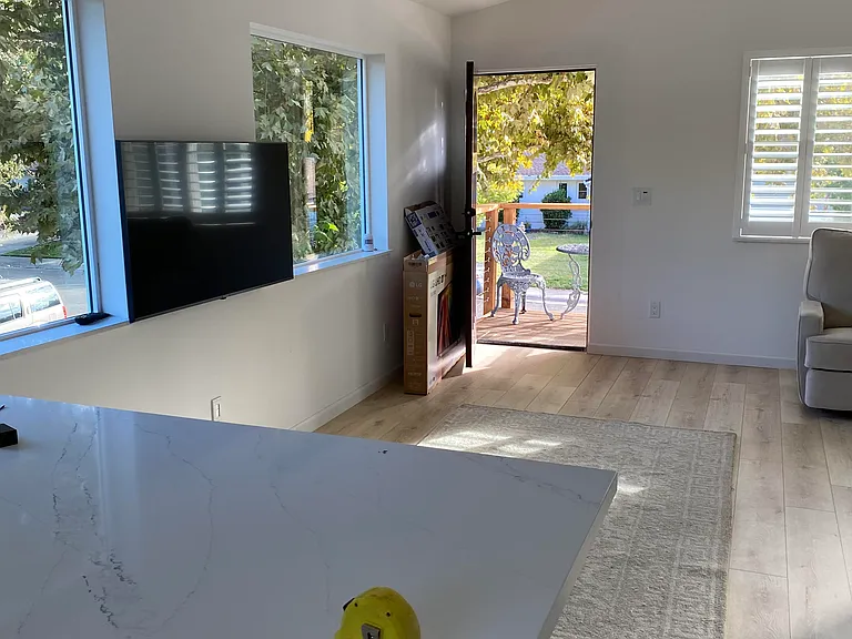 2553 Los Feliz Way #B — Photo 2