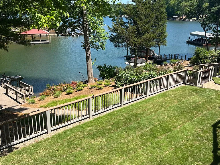 8010 Lakeview Dr — Photo 22