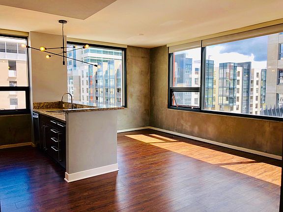 5th image of 350 11th Ave Unit 731