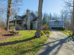 247 S Lake Dr, Altamont, TN 37301