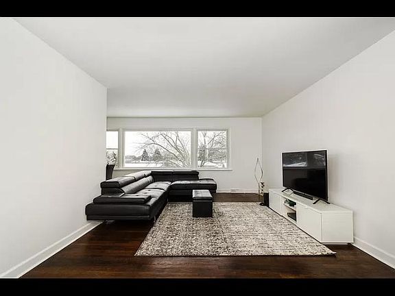 3rd image of 7216 W Crain St #1