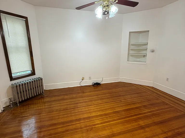 42 Lucerne St #1 — Photo 4