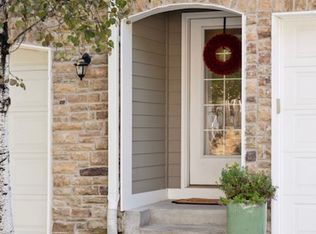 17795 Valley Cove Ct, Deephaven, MN 55391