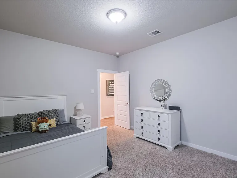 28635 Hazel Trl — Photo 23