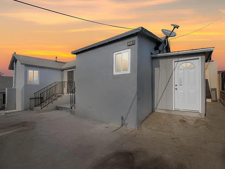 3087 Inez St — Photo 10