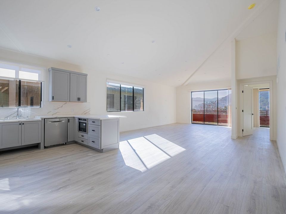 1st image of 2608 Honolulu Ave #214