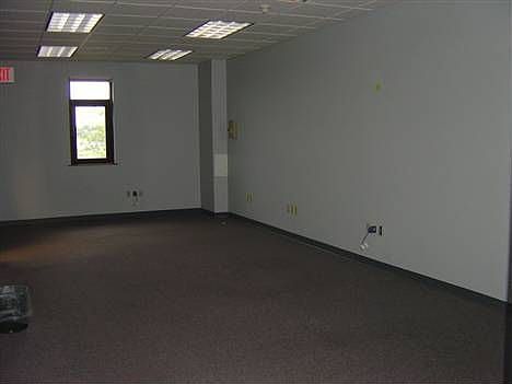 3rd image of 411 Ellis Ave