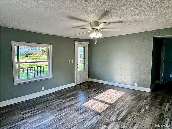 3rd image of 1008 W North St
