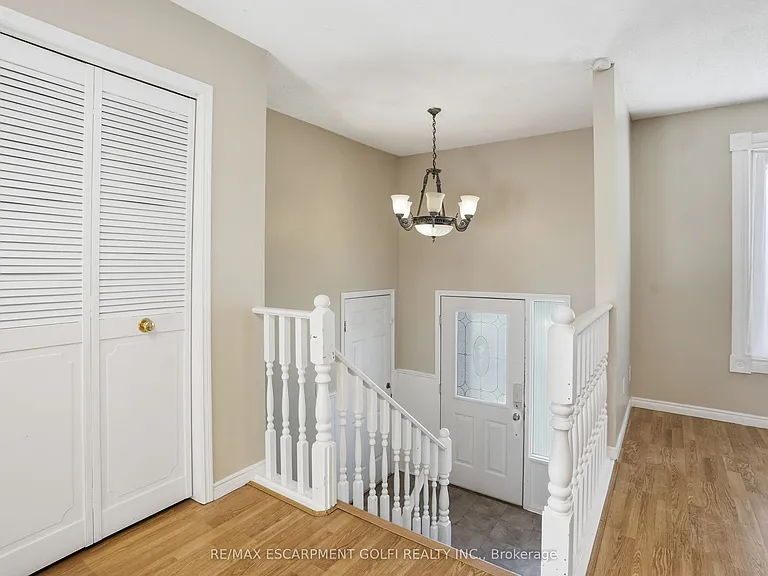 3905 Old Orchard Way — Photo 5