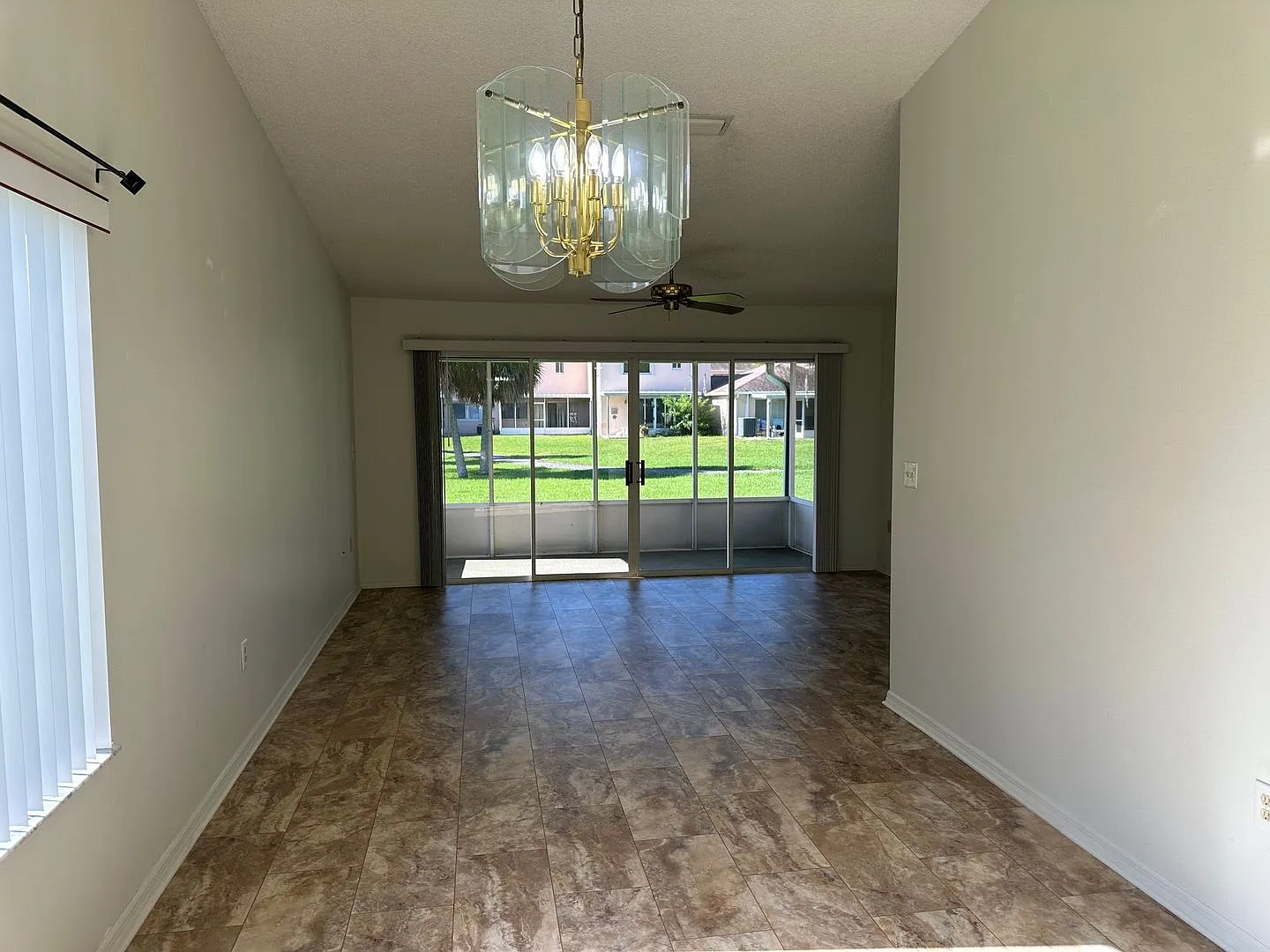 Patio Villa End Unit In River Way Condo, — Photo 2