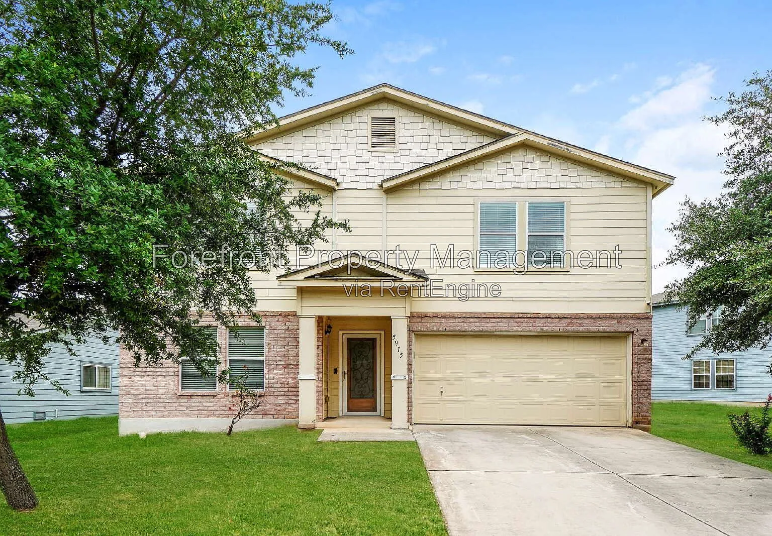 4 bed, 2.5 bath, 3208 sqft, $1,999 — Photo 1