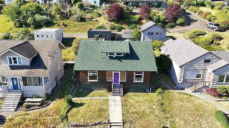 2nd image of 317 Sunset Drive