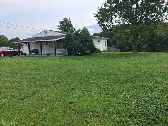 3rd image of 413 New England Ridge Rd