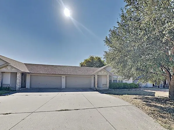 5603 Thunderbird St APT B, Lago Vista, TX 78645