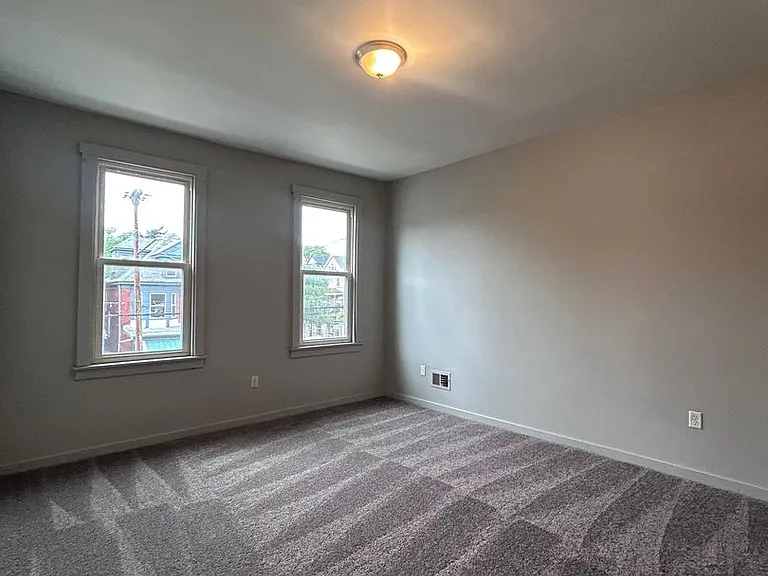 2240 Wilson Ave — Photo 15